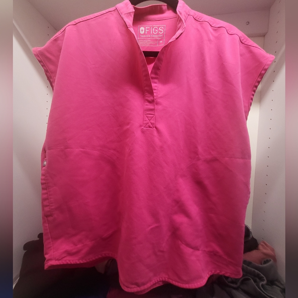 Figs Shocking Pink Rafael Top